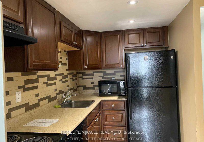 115-hillcrest-avenue-mississauga-ontario-w13225480