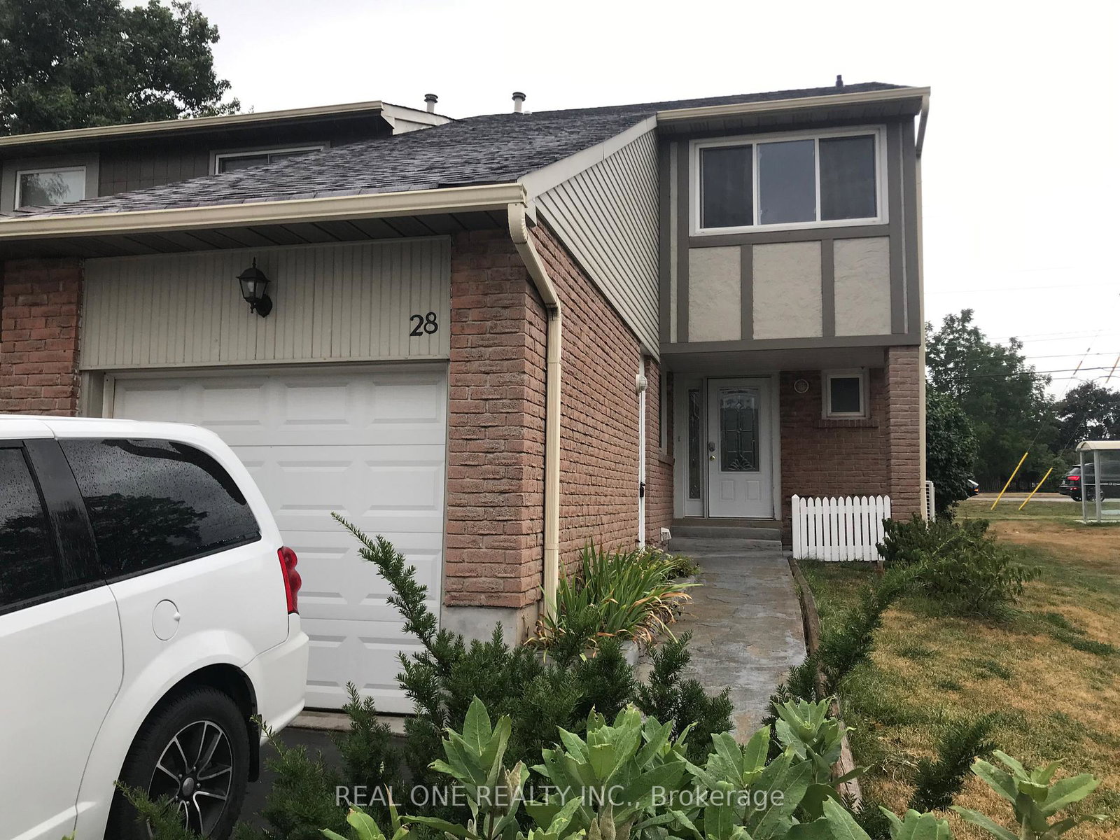 1580-lancaster-drive-oakville-ontario-w13225546