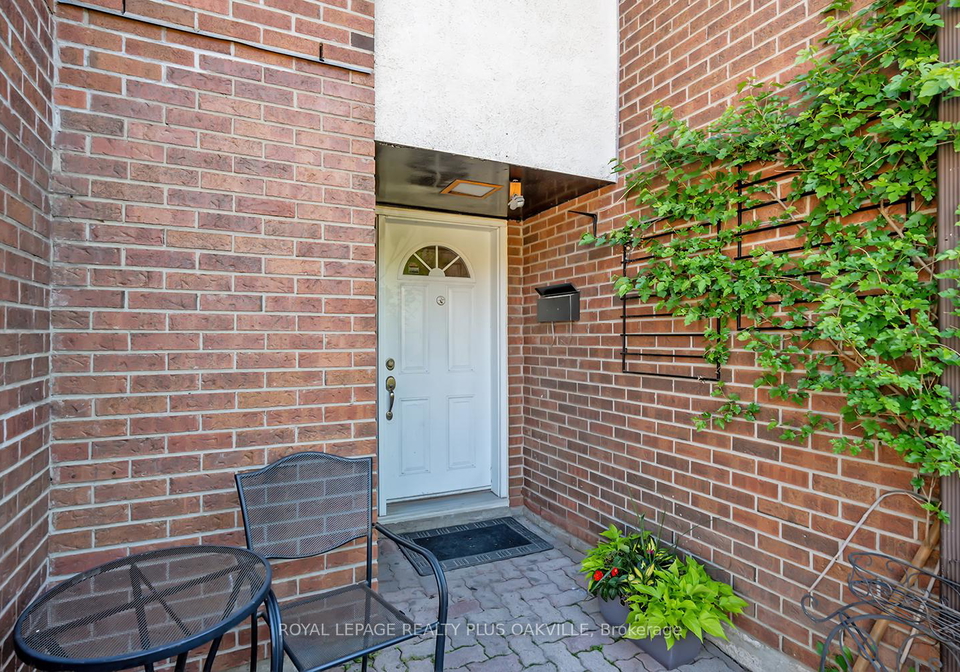 10cedarglen-gate-mississauga-ontario-w13225558