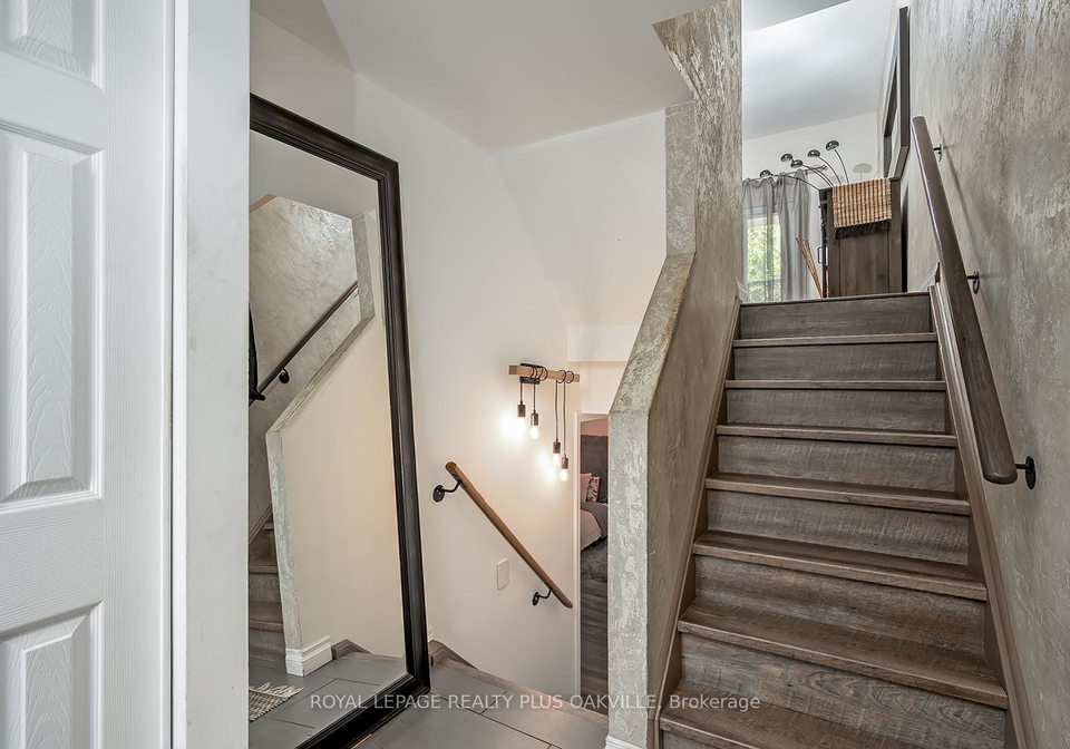 10cedarglen-gate-mississauga-ontario-w13225558