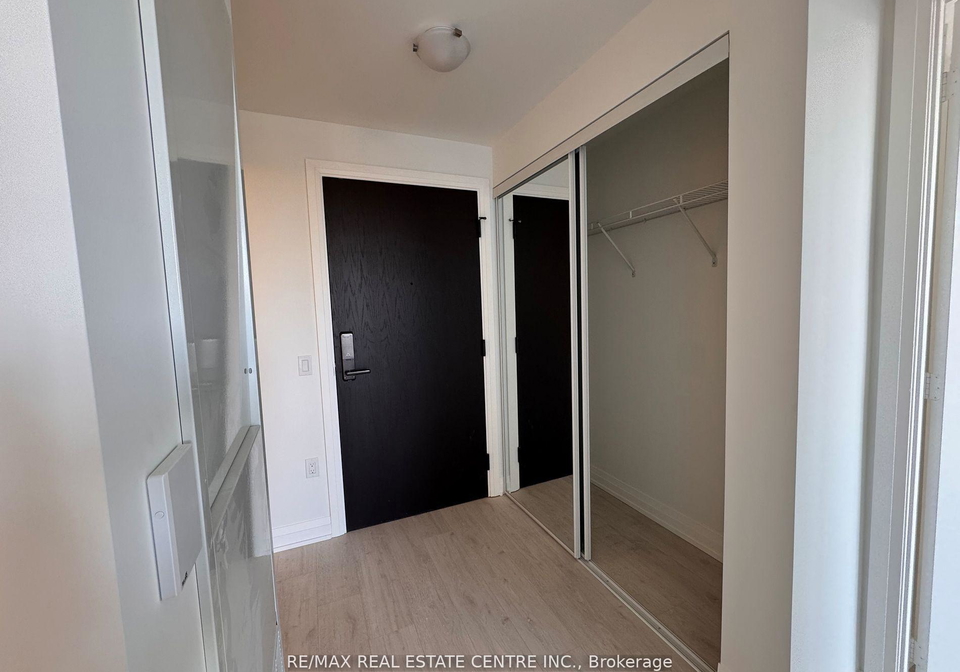 412-silver-maple-road-oakville-ontario-w13225604