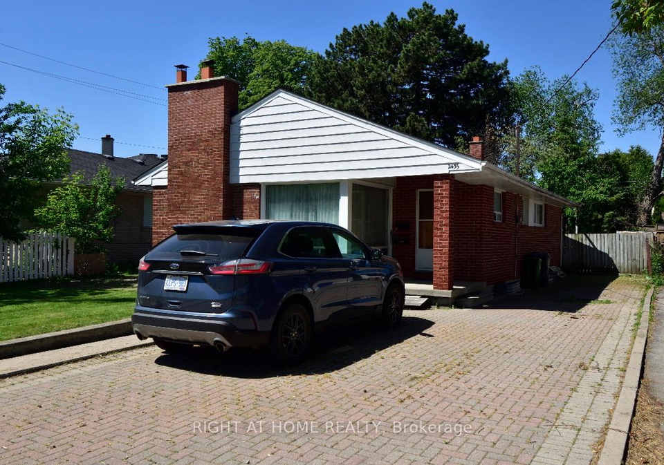 2436-islington-avenue-etobicoke-ontario-w13225980