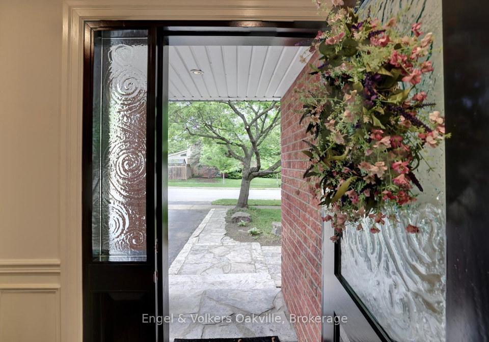 266-mohawk-road-oakville-ontario-w13226904