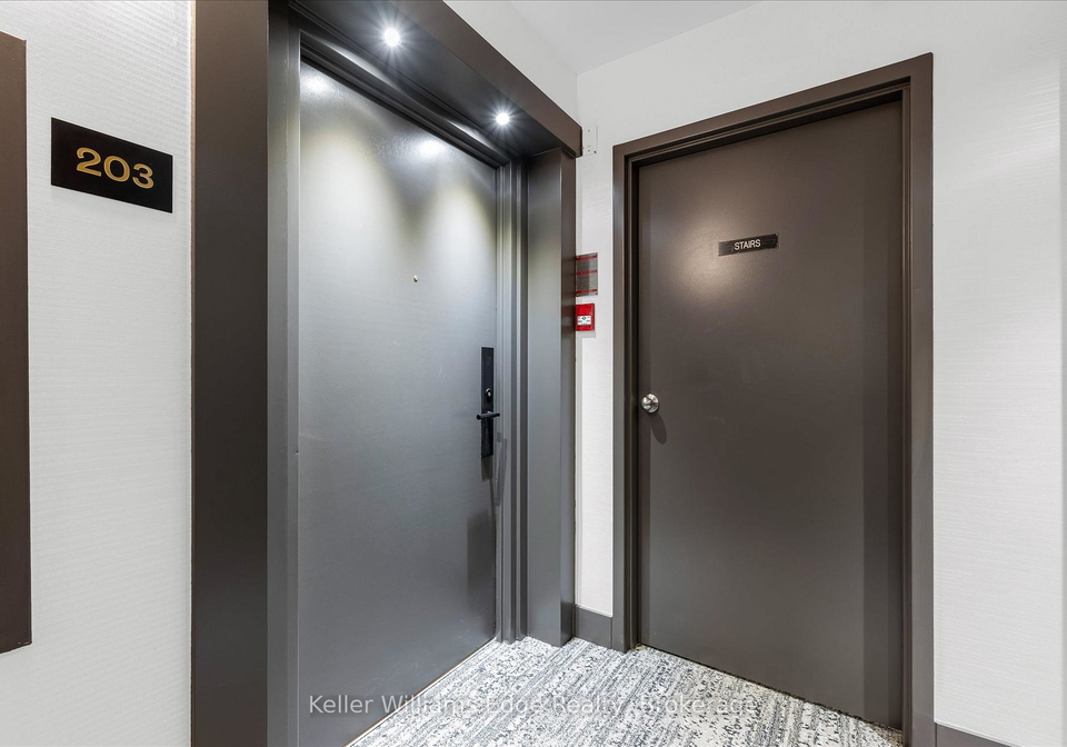 185-robinson-street-oakville-ontario-w13227290