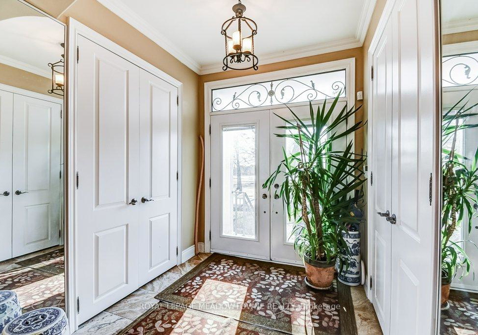 591-lakeside-avenue-mississauga-ontario-w13227364
