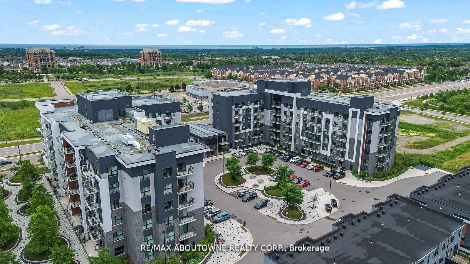 102-grovewood-common-oakville-ontario-w13227874