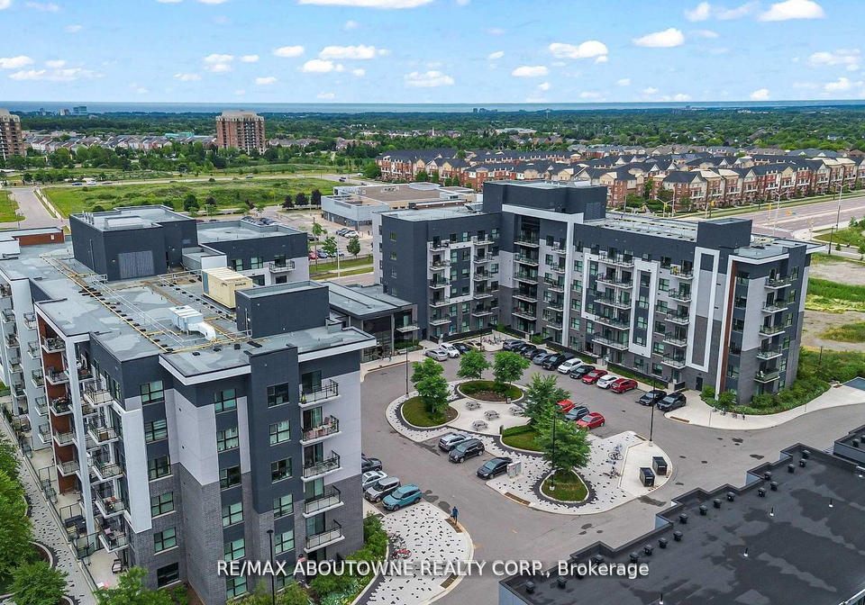 102-grovewood-common-oakville-ontario-w13227874