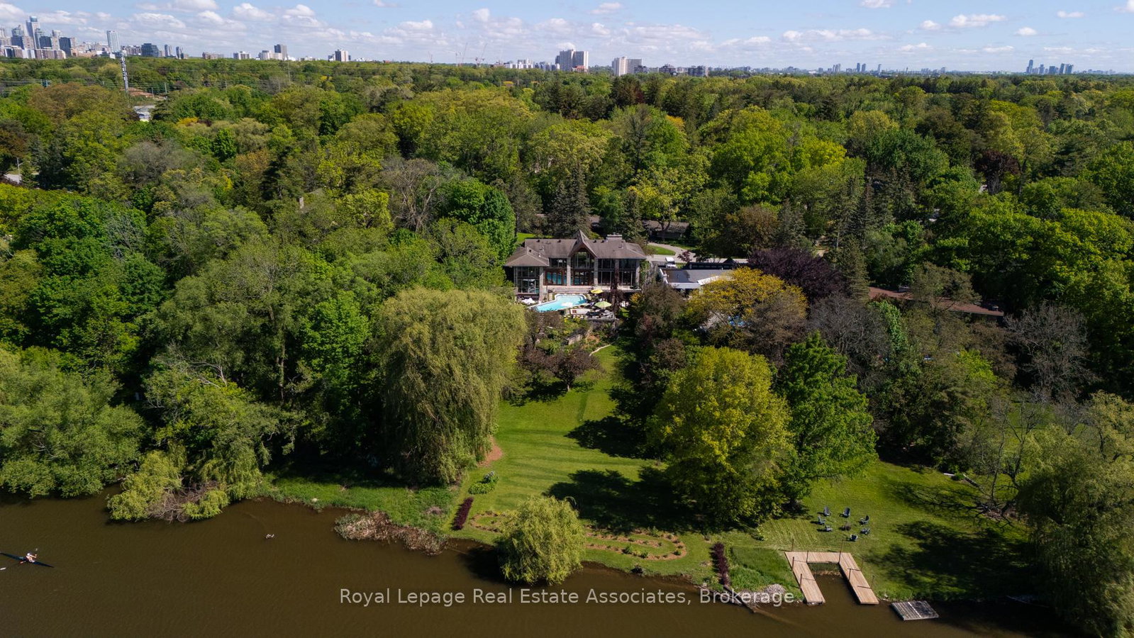 1510-pinetree-crescent-mississauga-ontario-w13227940