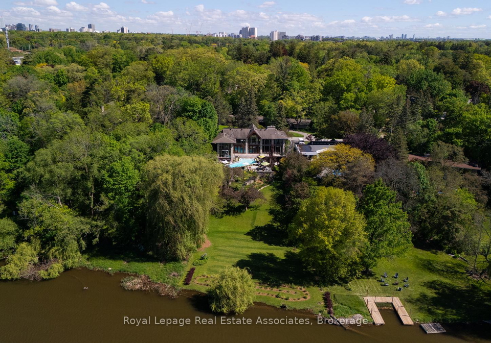 1510-pinetree-crescent-mississauga-ontario-w13227940
