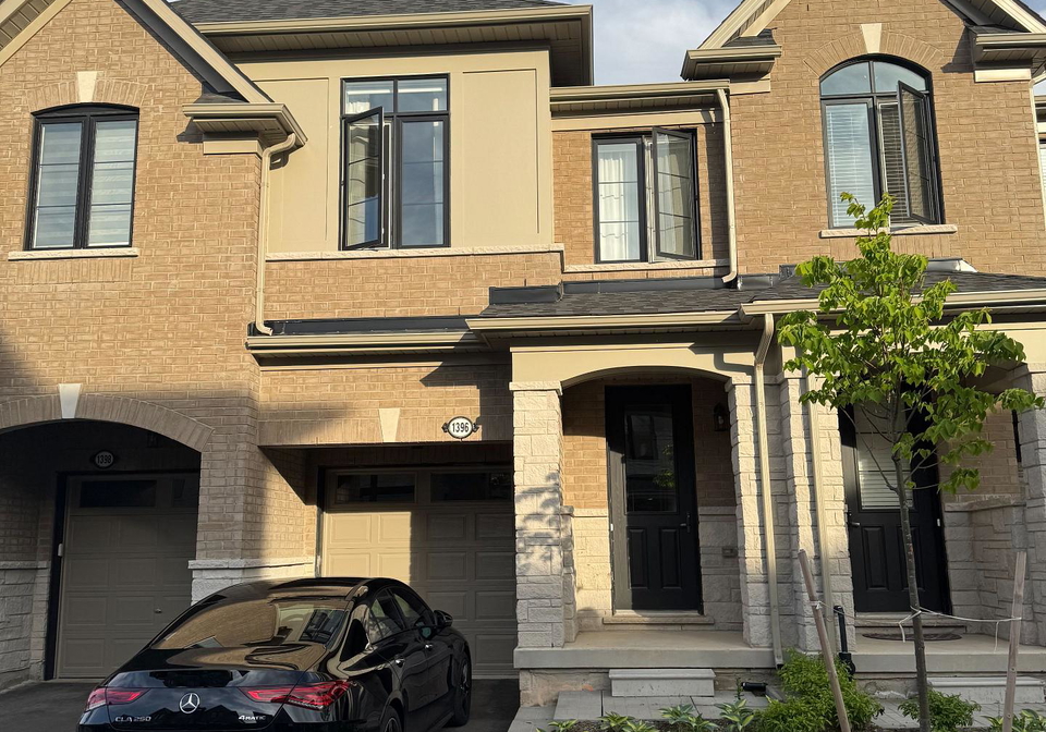 1396-national-common-burlington-ontario-w13228190