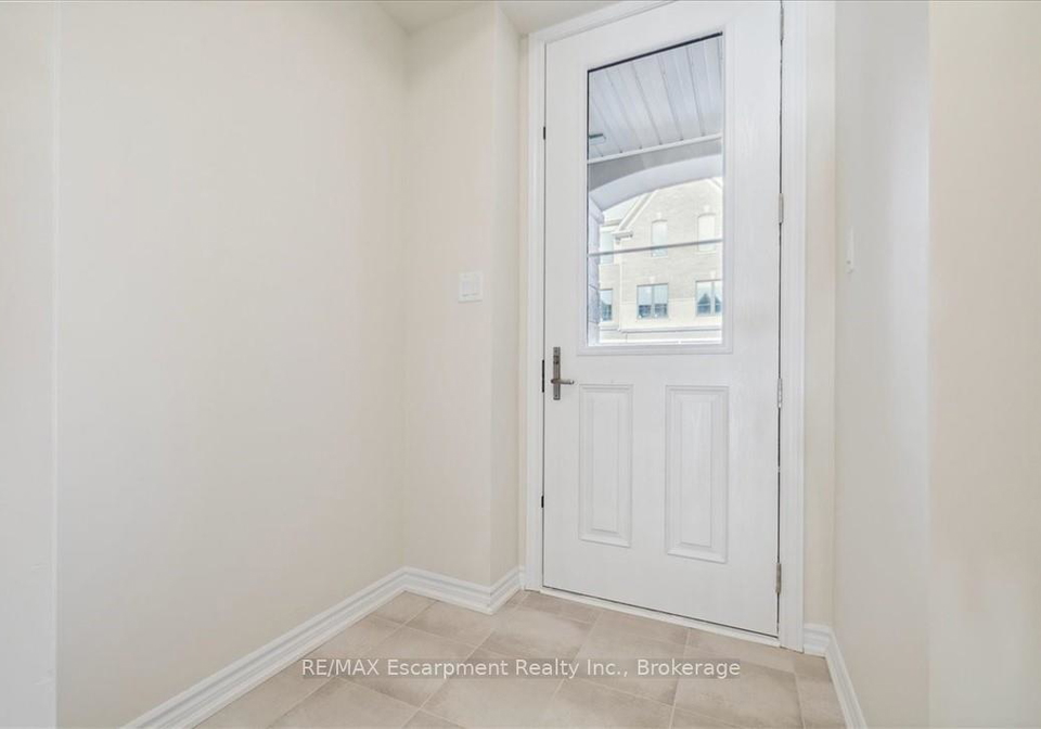 1396-national-common-burlington-ontario-w13228190