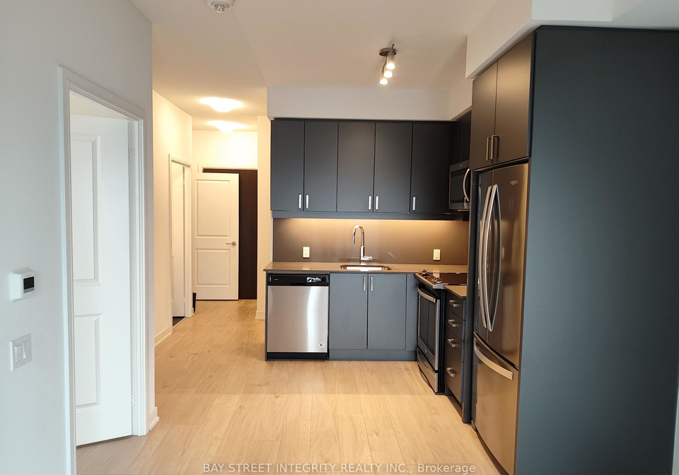 8-nahani-way-mississauga-ontario-w13228228