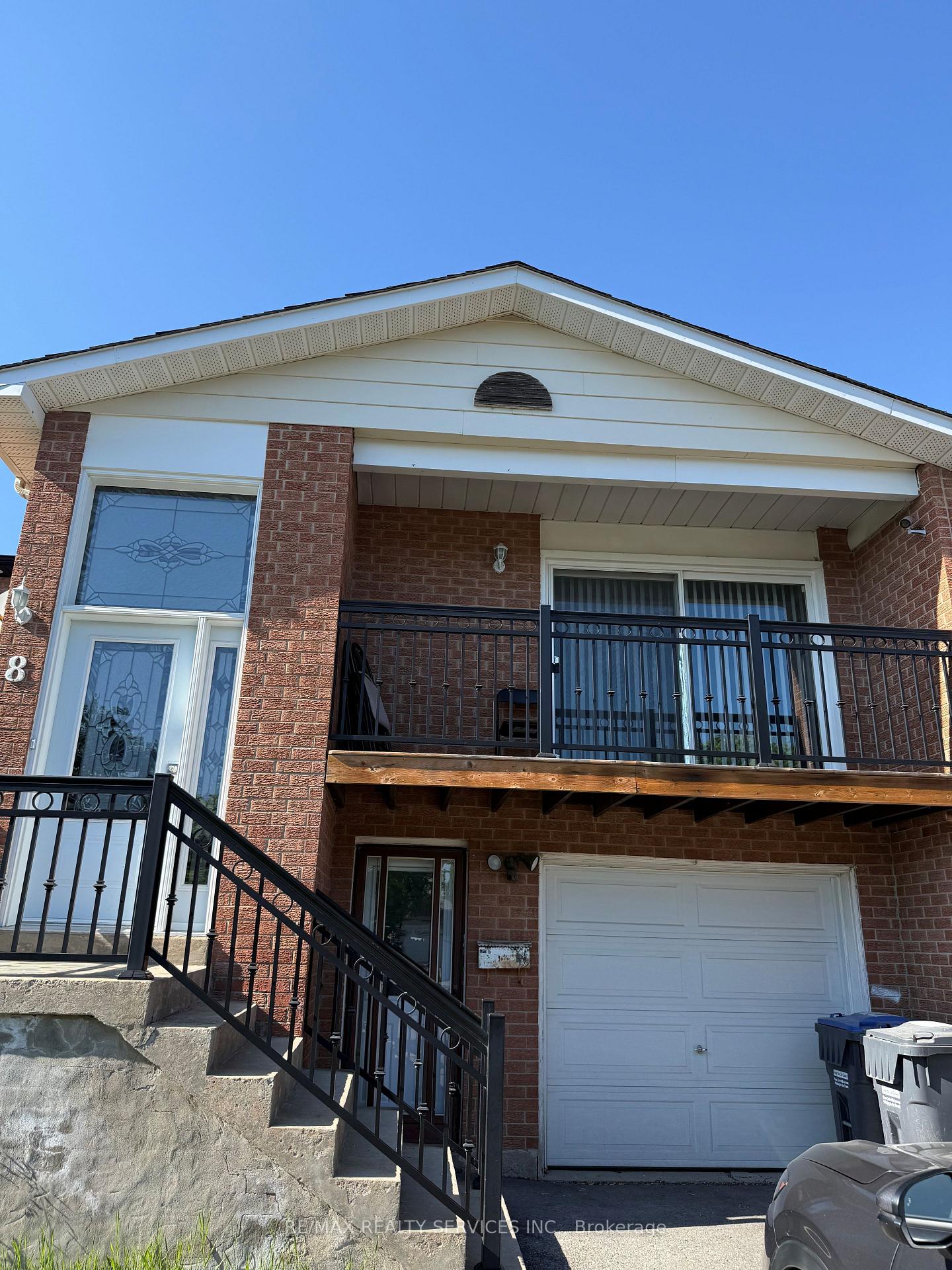 8-deerpark-crescent-s-brampton-ontario-w13228230