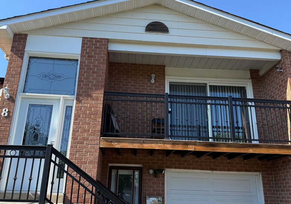 8-deerpark-crescent-s-brampton-ontario-w13228230