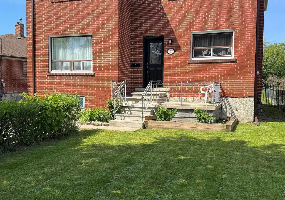 16-upwood-avenue-north-york-ontario-w13228752