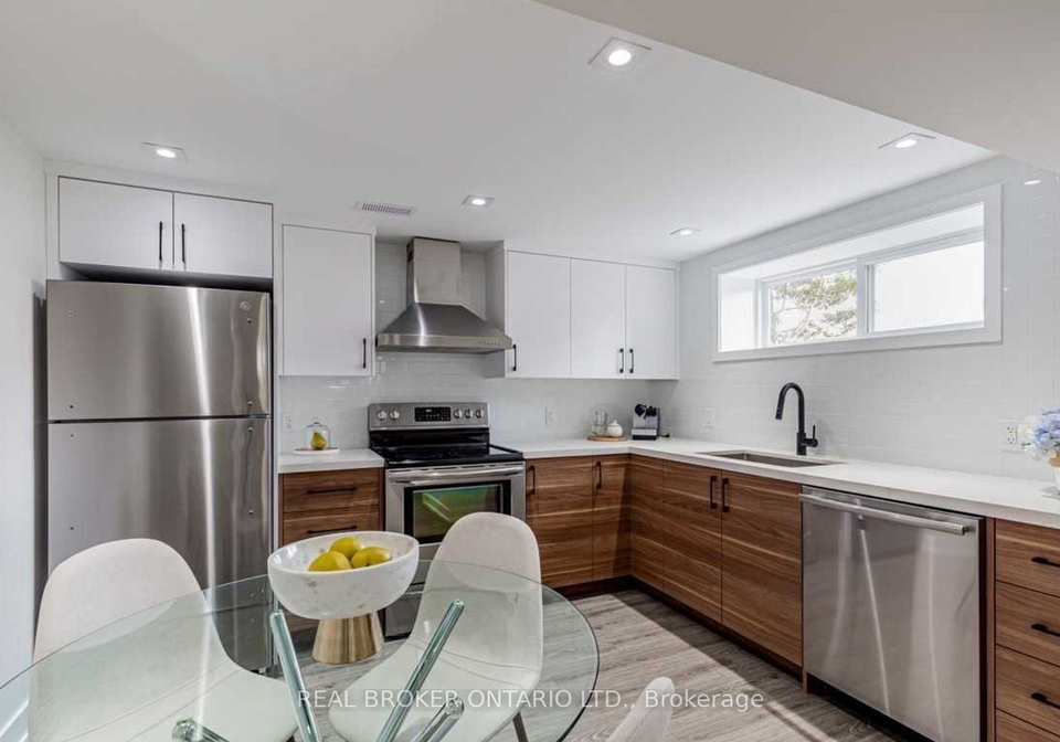 25-newlin-crescent-york-ontario-w13228814