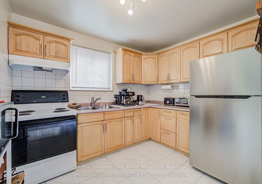 9-bur-oak-way-york-ontario-w13228880