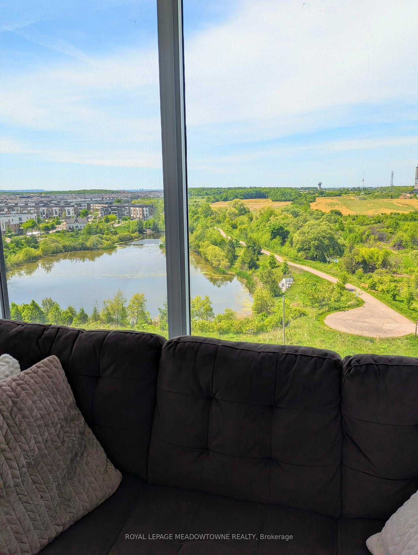 2489-taunton-road-oakville-ontario-w13228992