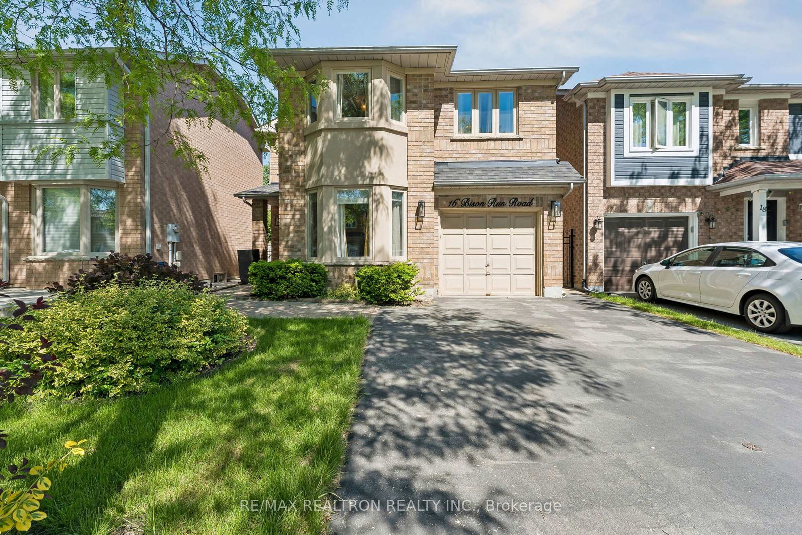 16-bison-run-road-brampton-ontario-w13229138