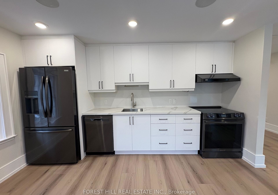 13-thomas-street-mississauga-ontario-w13229238
