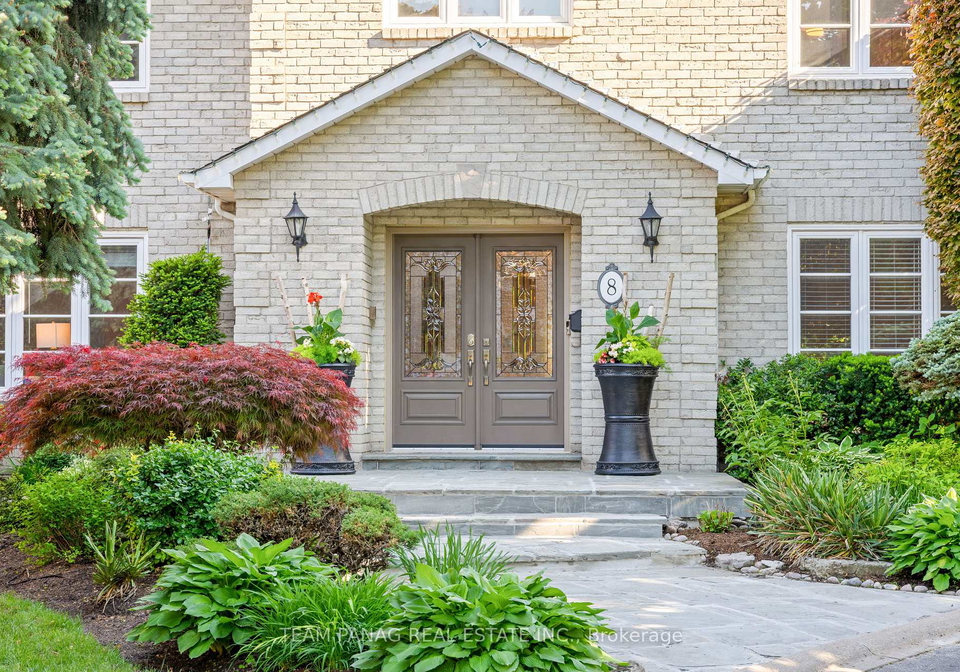8-enchanted-court-brampton-ontario-w13229272