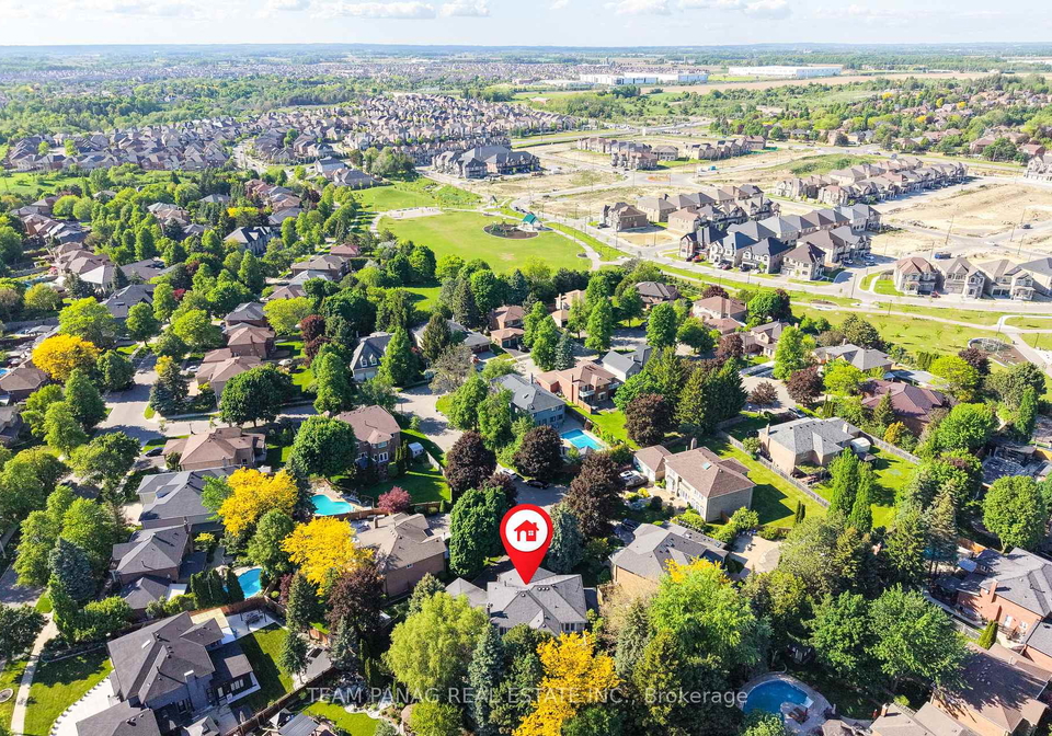 8-enchanted-court-brampton-ontario-w13229272