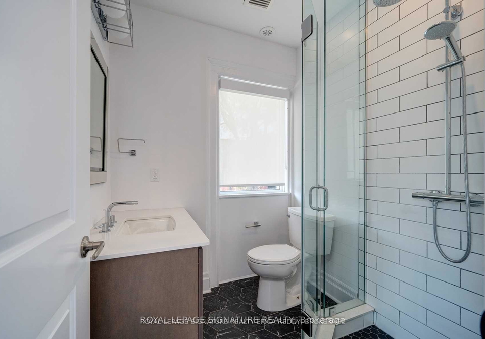 1-lansdowne-avenue-toronto-ontario-w13229464