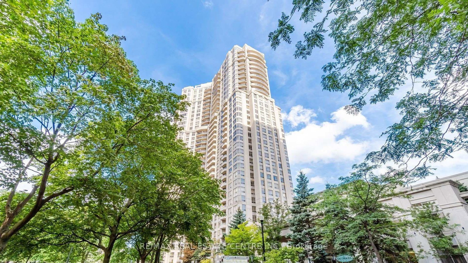 35-kingsbridge-garden-circle-mississauga-ontario-w13229620