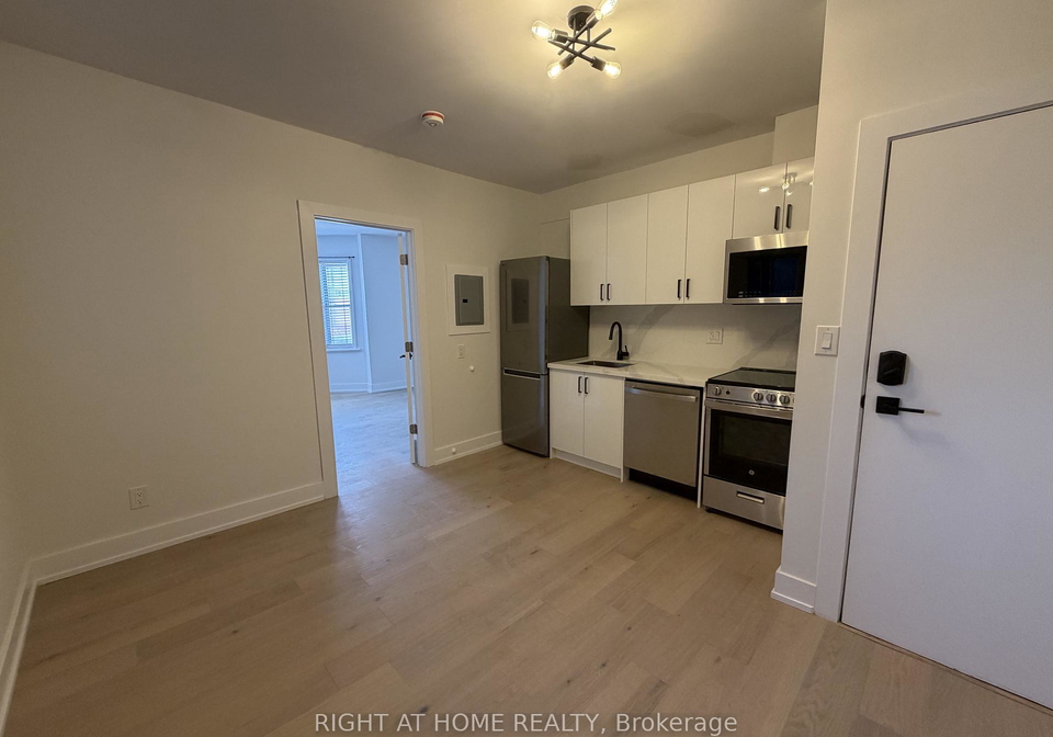 2245-dundas-street-w-toronto-ontario-w13229642
