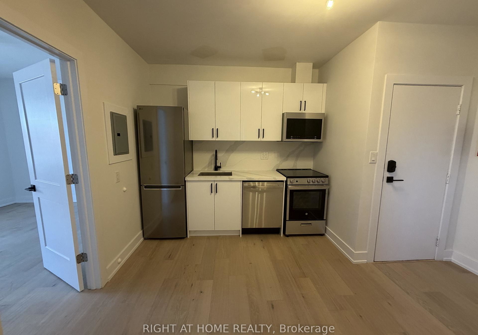 2245-dundas-street-w-toronto-ontario-w13229642
