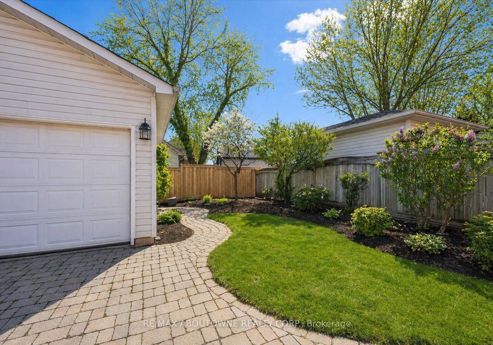 2484-capilano-crescent-oakville-ontario-w13229906