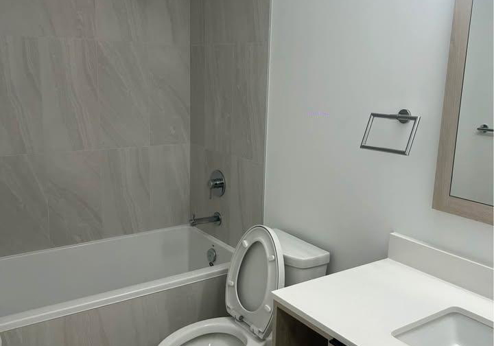1007-the-queensway-drive-etobicoke-ontario-w13229930