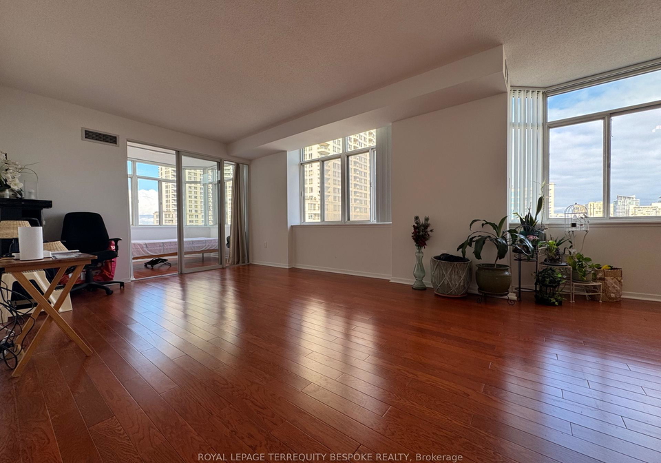 300-webb-drive-mississauga-ontario-w13230084