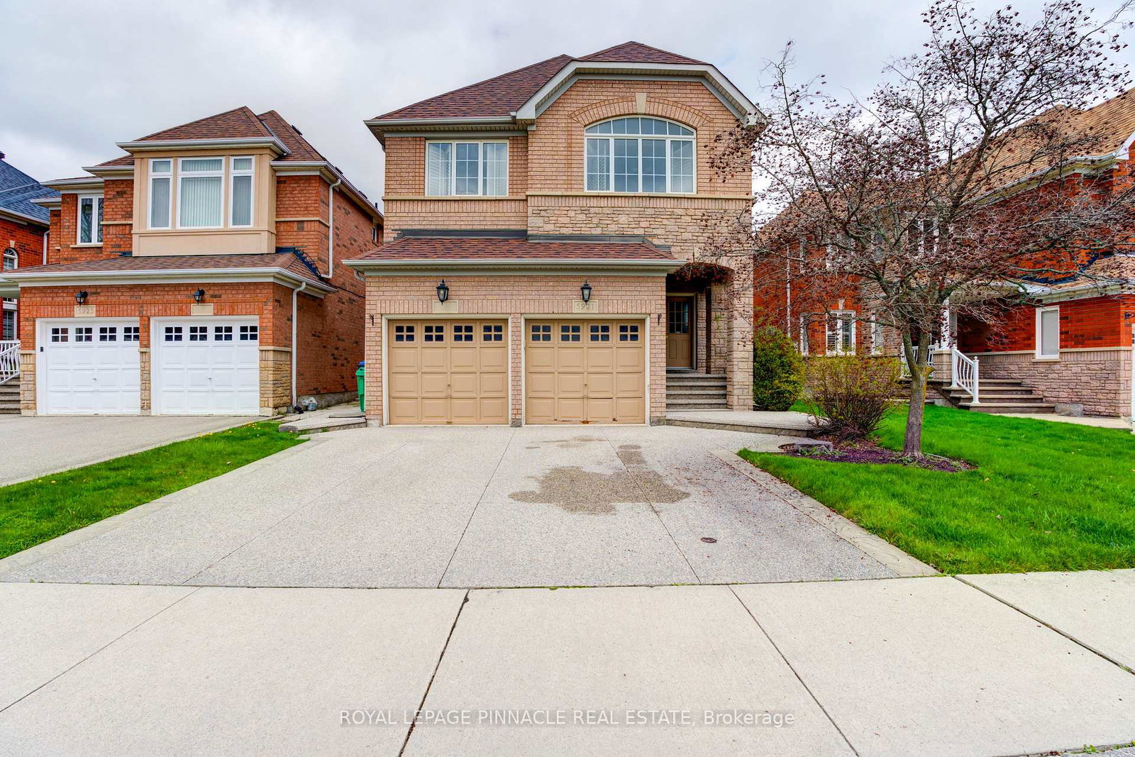 5921-summerside-drive-mississauga-ontario-w13230156