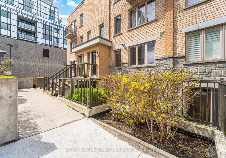 8-foundry-avenue-toronto-ontario-w13230184