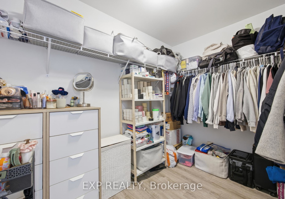 25-neighbourhood-lane-etobicoke-ontario-w13230416