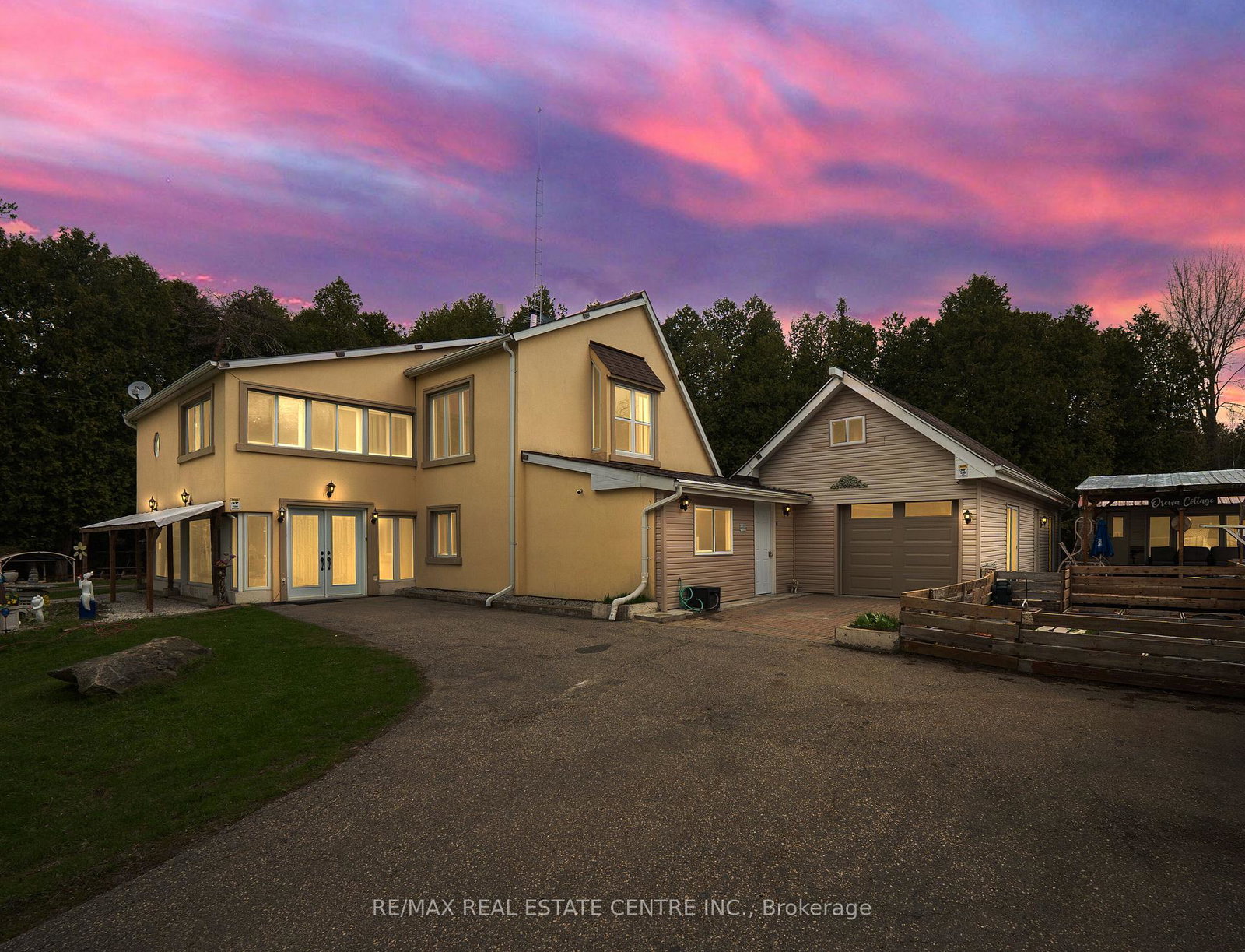 11099-sixth-line-nassagaweya-milton-ontario-w13231054