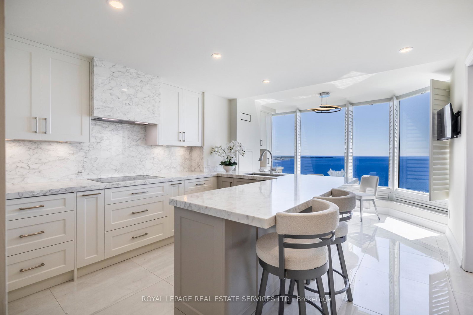 1-palace-pier-court-etobicoke-ontario-w13231684