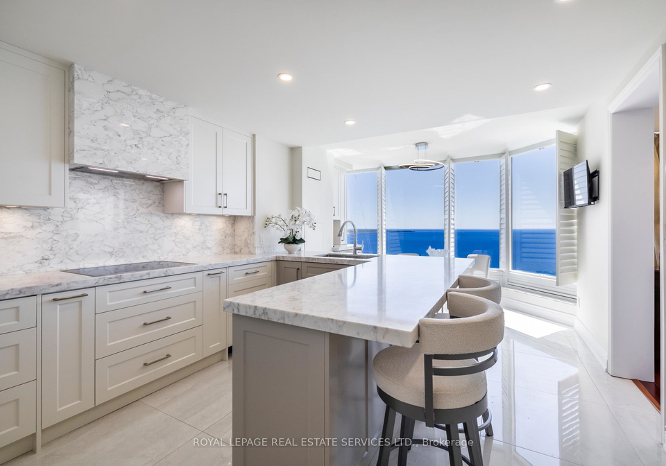 1-palace-pier-court-etobicoke-ontario-w13231684