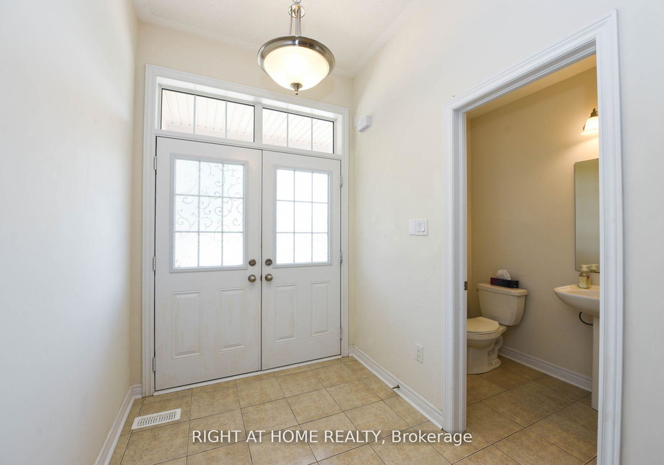 245-sarah-cline-drive-oakville-ontario-w13232212