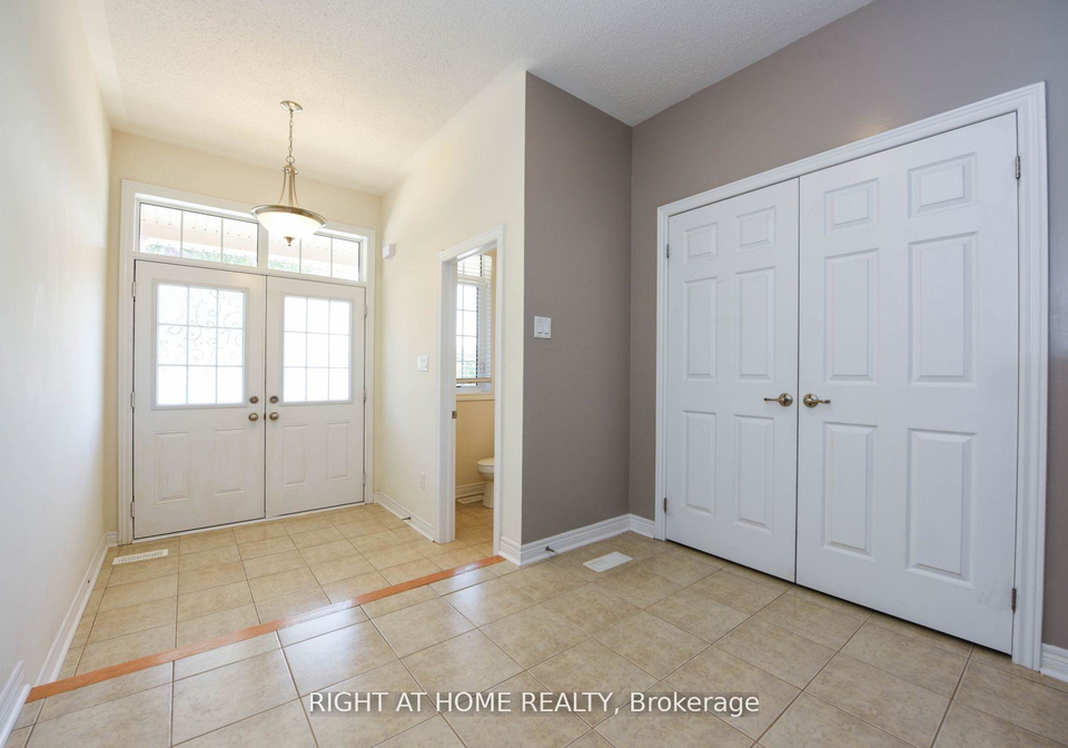 245-sarah-cline-drive-oakville-ontario-w13232212