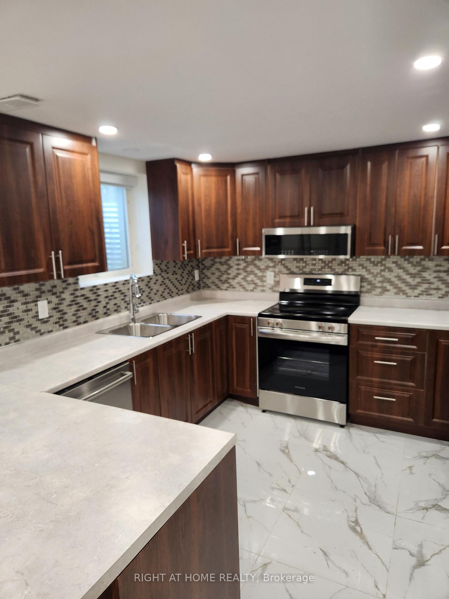 62-pineway-place-brampton-ontario-w13232296