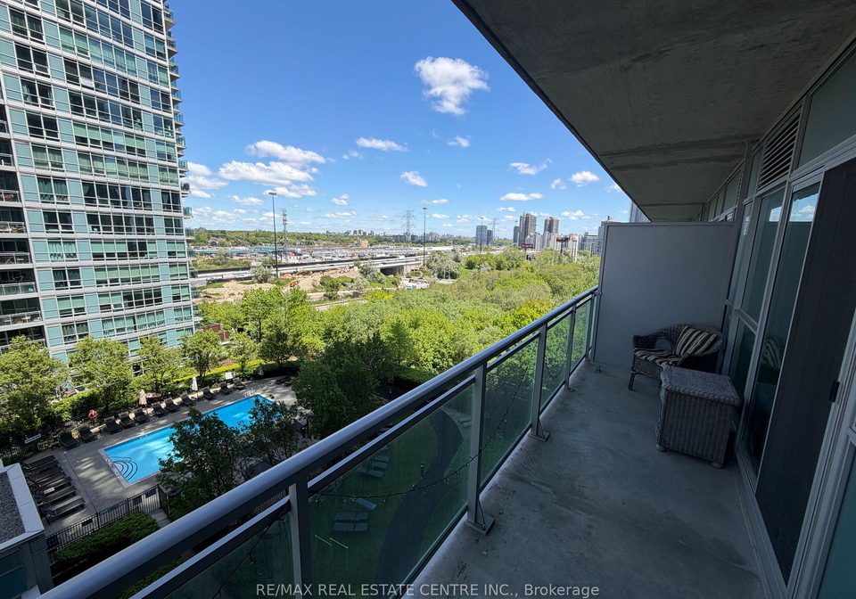 165-legion-road-n-etobicoke-ontario-w13232406