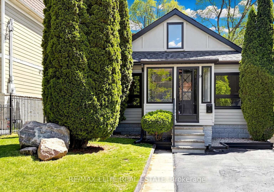 9-woodford-park-road-etobicoke-ontario-w13232440