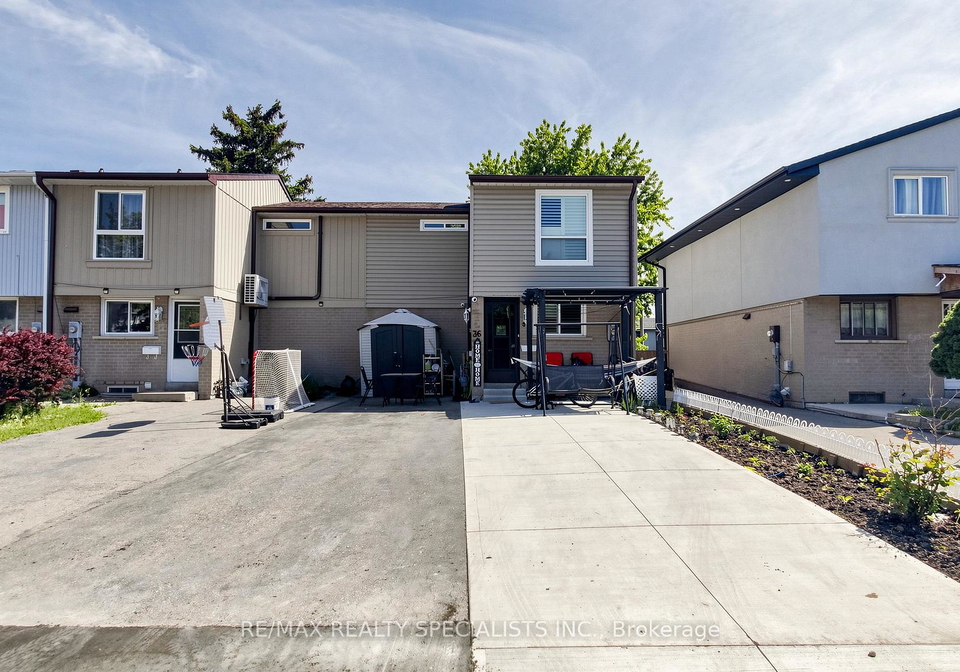 36-grand-rapids-square-brampton-ontario-w13232662