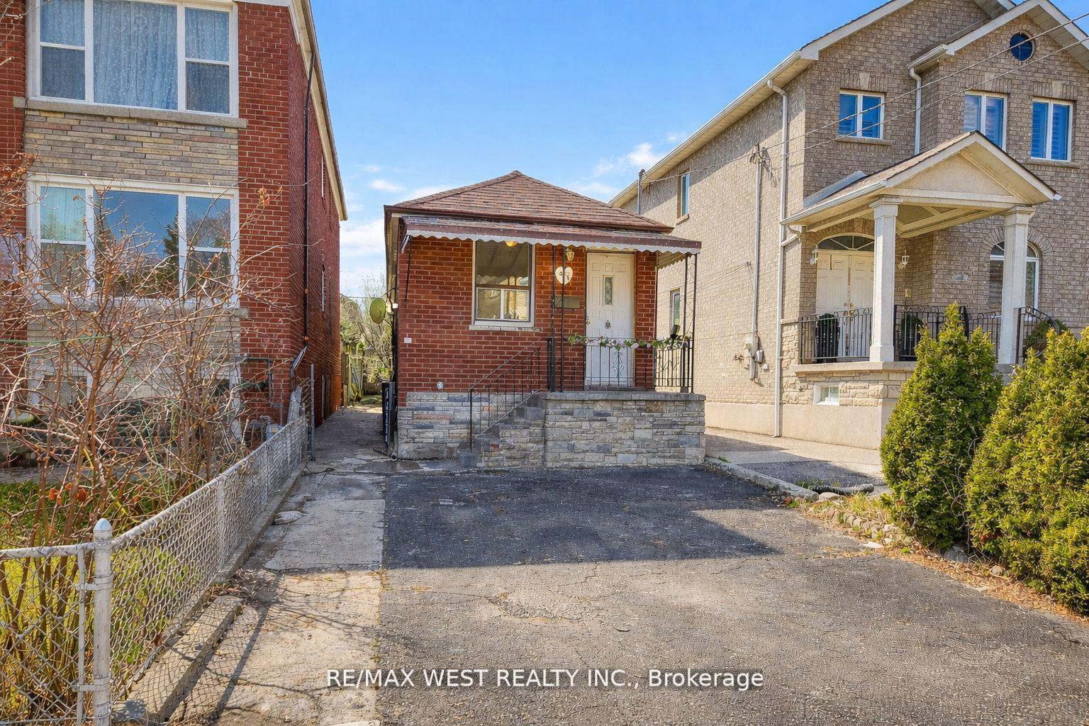 538-mcroberts-avenue-toronto-ontario-w13232722