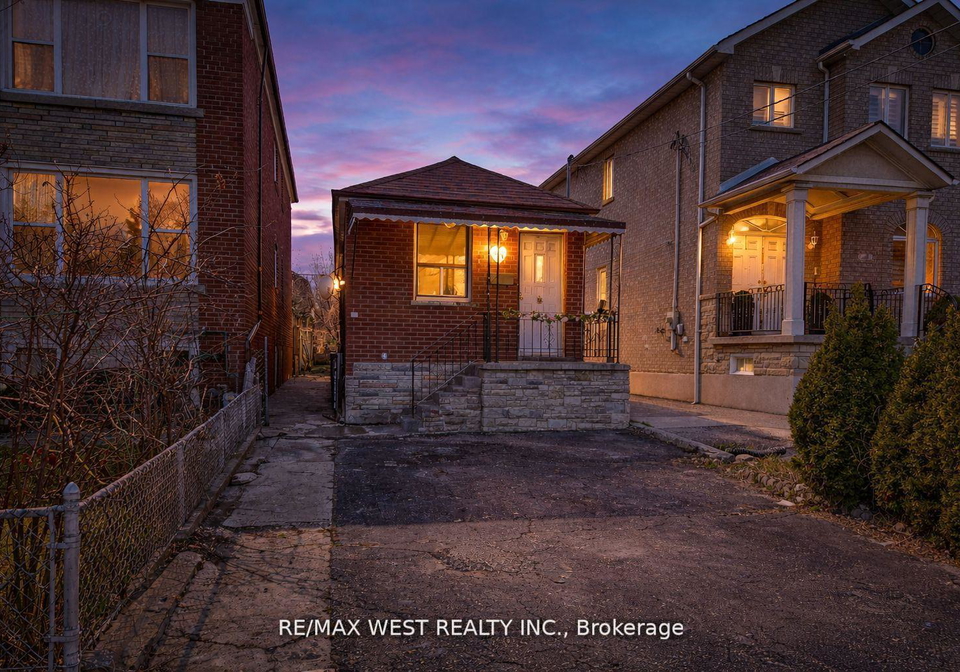 538-mcroberts-avenue-toronto-ontario-w13232722