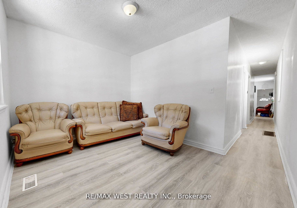 538-mcroberts-avenue-toronto-ontario-w13232722