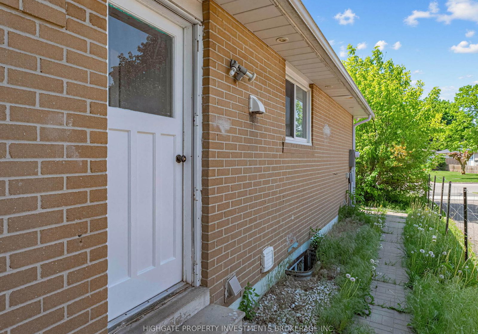36-reigate-avenue-brampton-ontario-w13233112