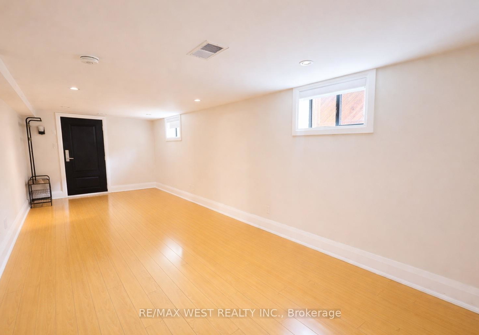 32-harrow-drive-north-york-ontario-w13233124
